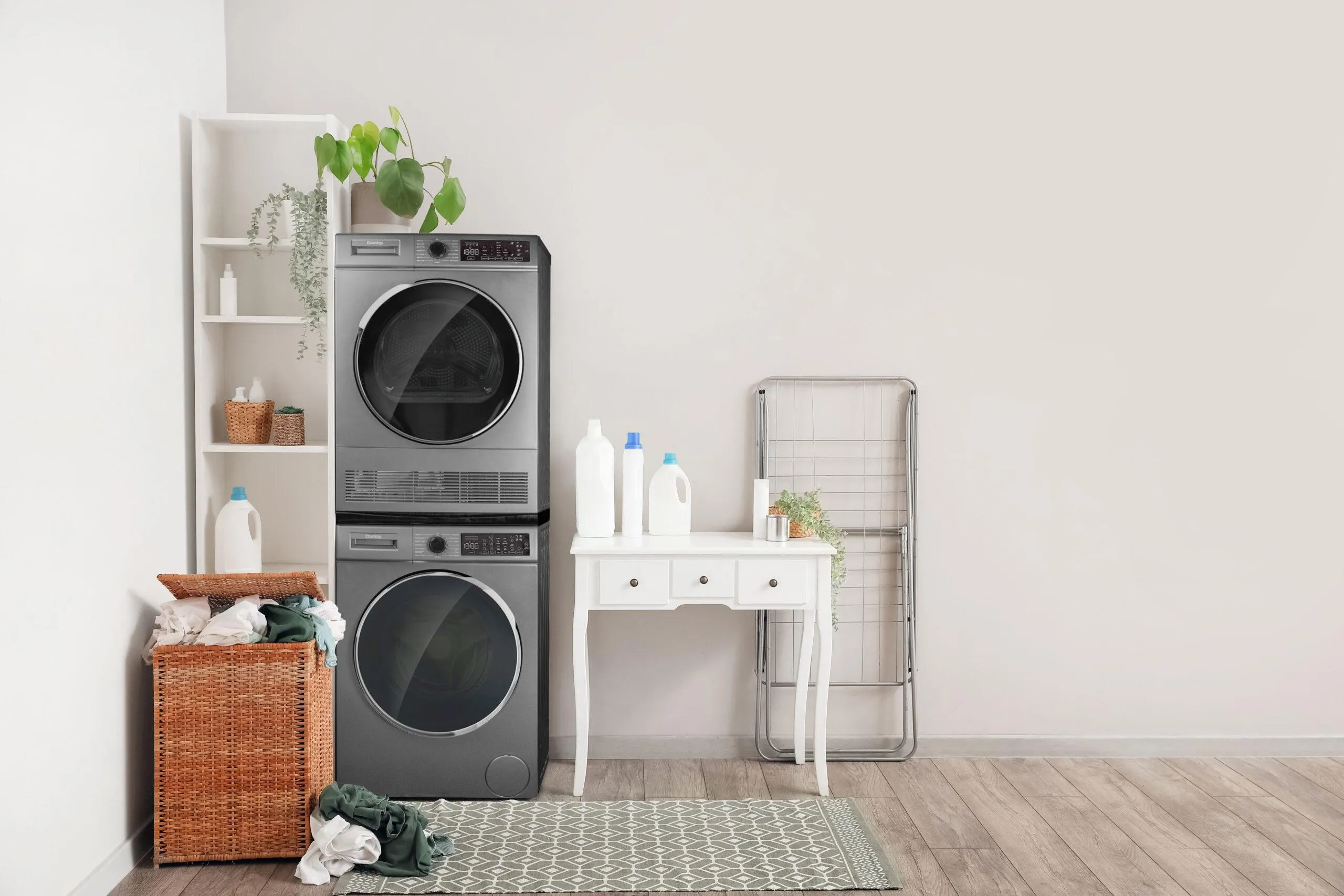 Danby DWM022D1DSDB Danby 2.2 Cu. Ft. 24 Front Load Washing Machine