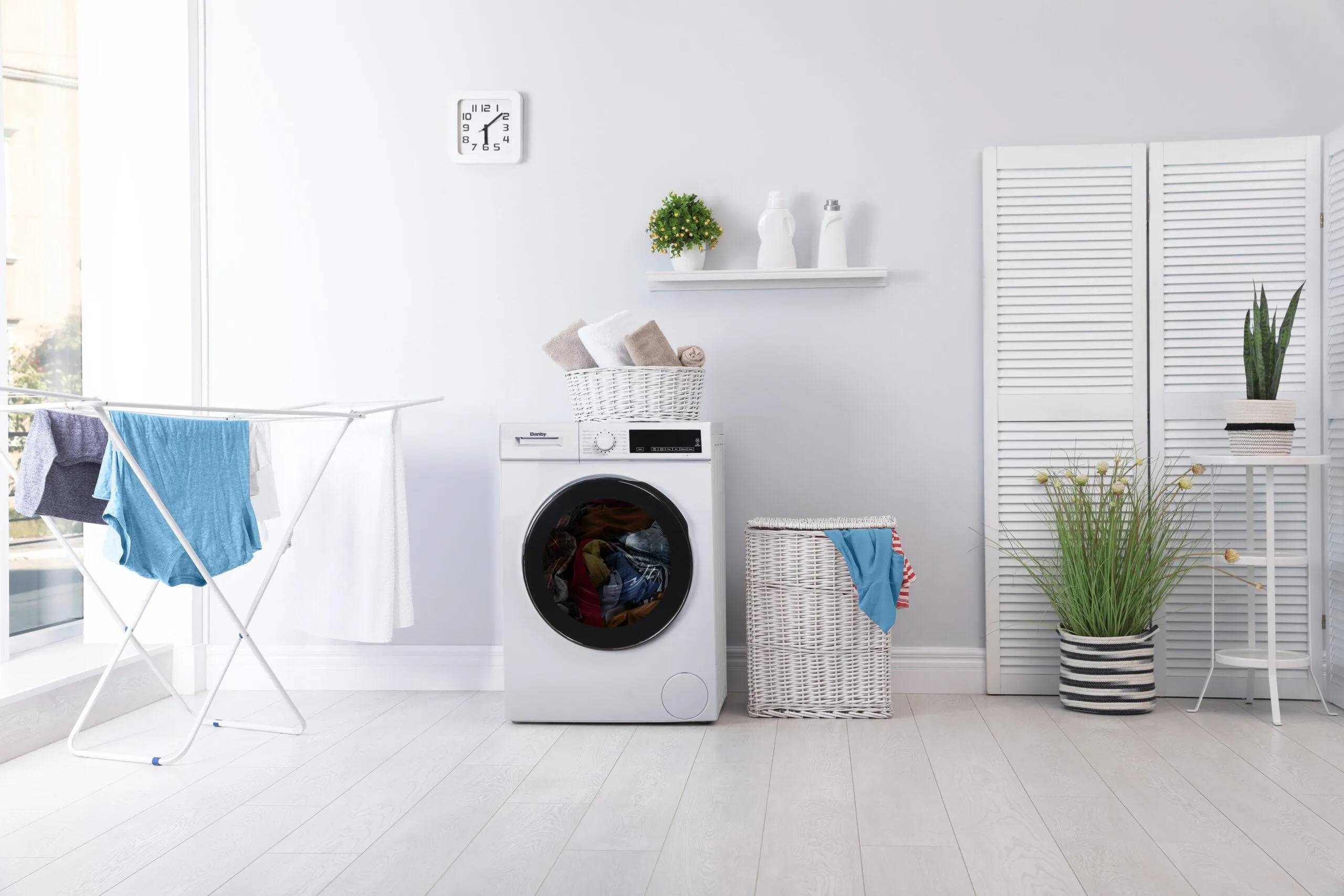 Danby DWM022D3WDB Danby 24-Inch. 2.2 Cu Ft. Stackable Front Load Washer With Steam In White