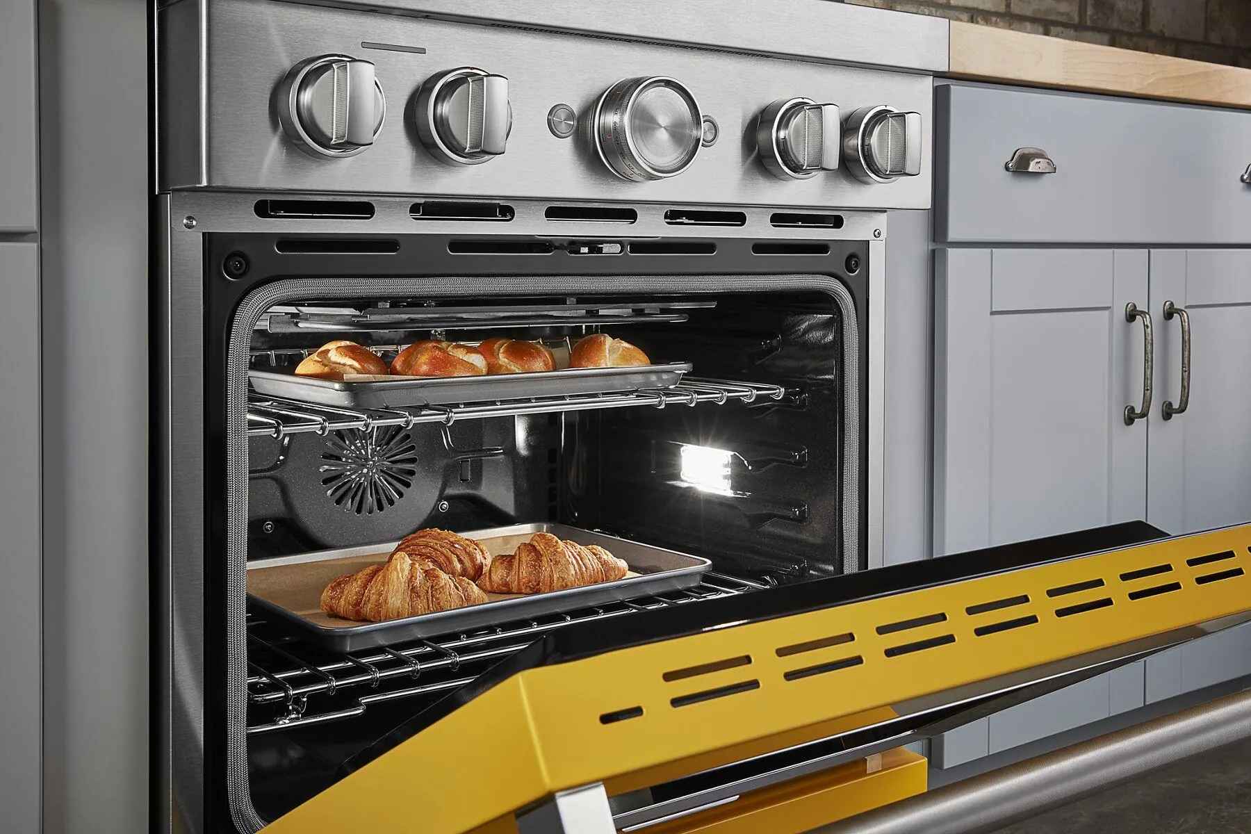 Kitchenaid KFDC500JYP Kitchenaid 30'' Smart Commercial-Style Dual Fuel Range With 4 Burners - Yellow Pepper