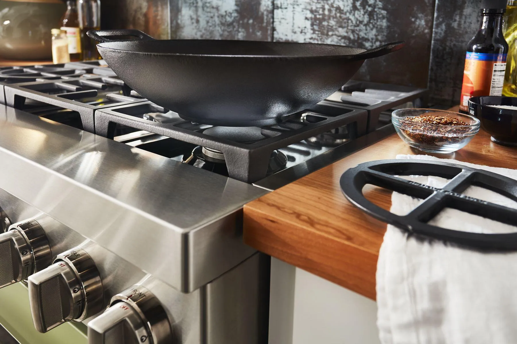 Kitchenaid KFDC506JAV Kitchenaid 36'' Smart Commercial-Style Dual Fuel Range With 6 Burners - Avocado Cream