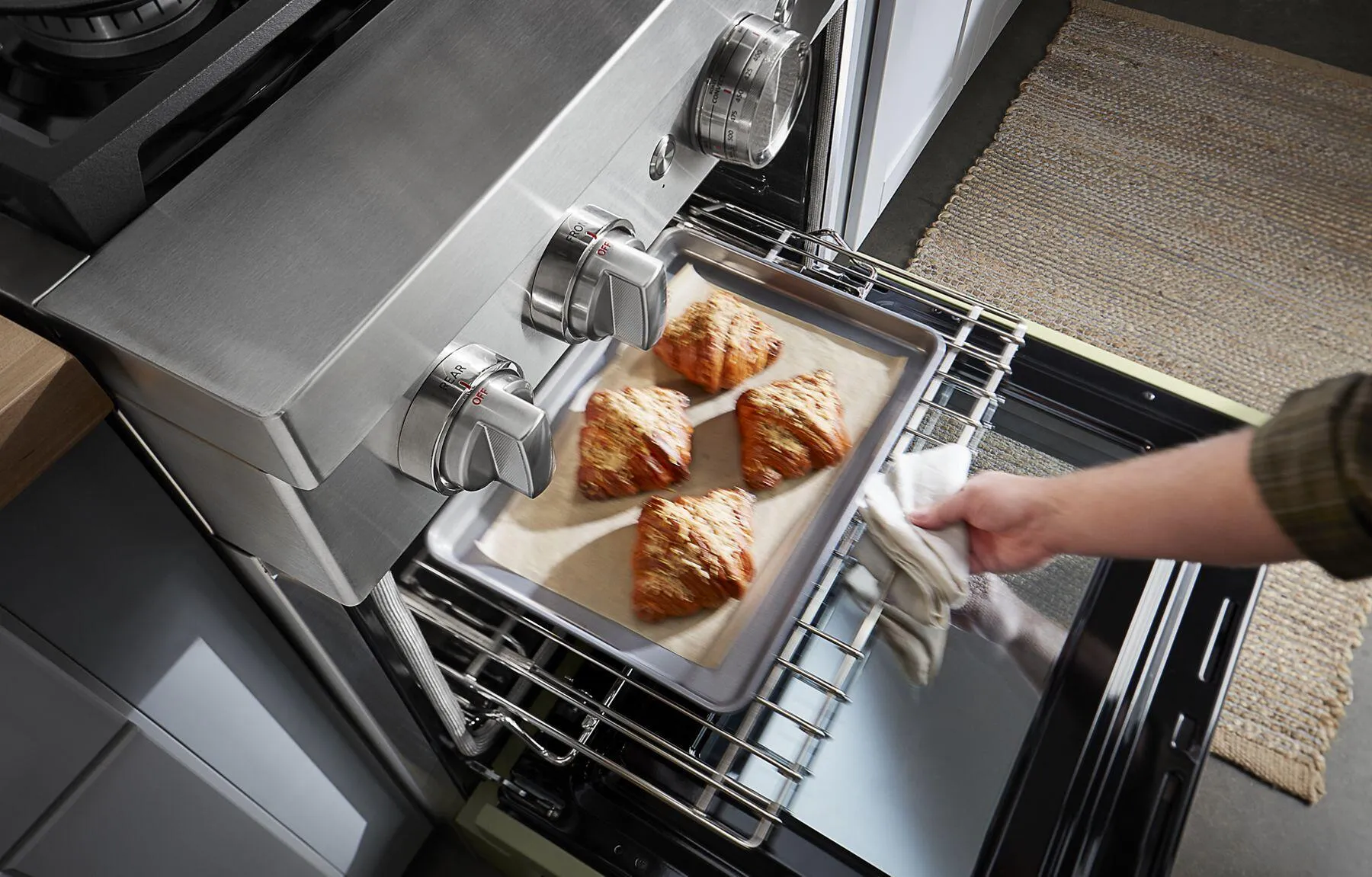 Kitchenaid KFGC500JAV Kitchenaid 30'' Smart Commercial-Style Gas Range With 4 Burners - Avocado Cream