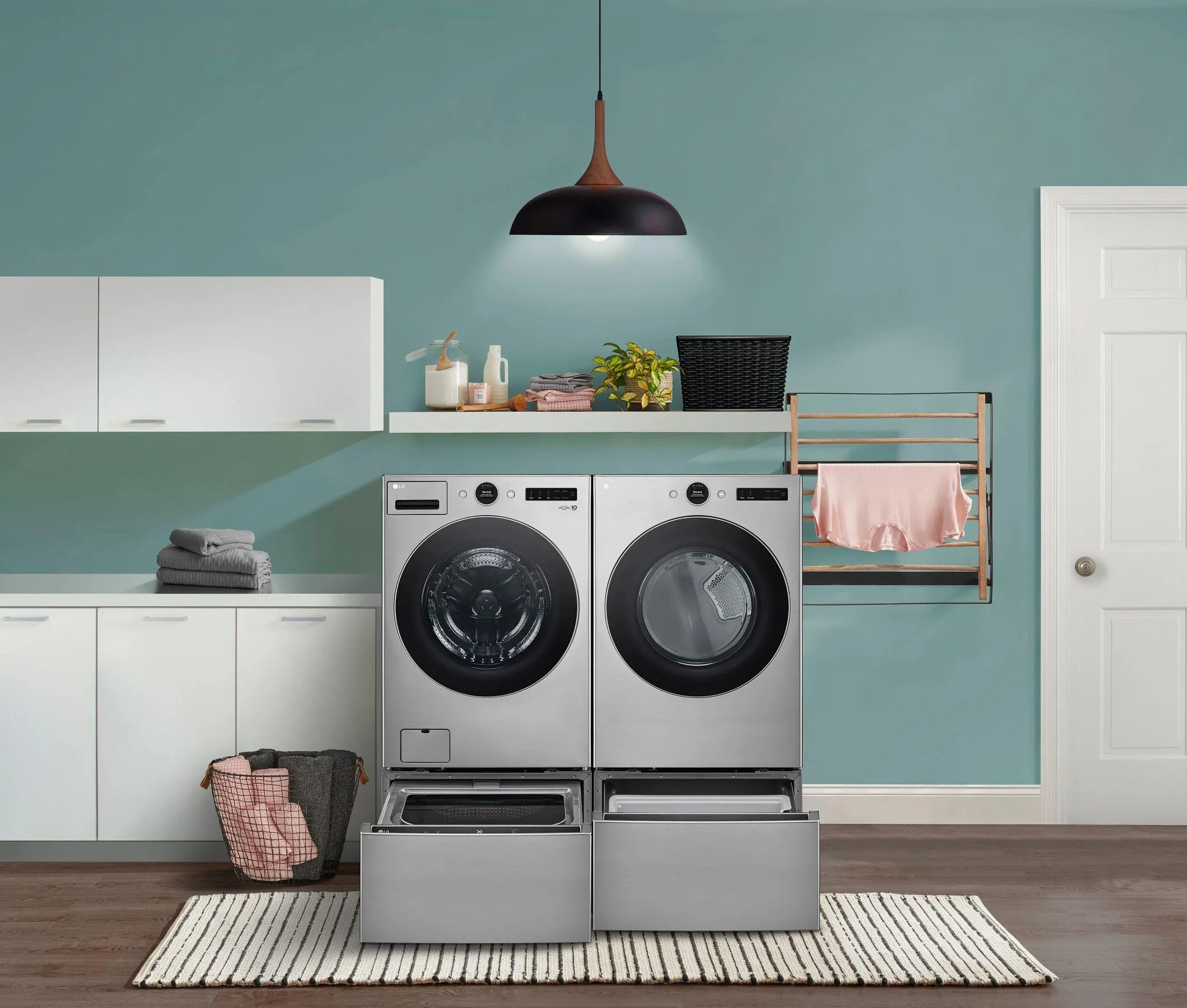 Lg WM5700HVA 4.5 Cu.Ft. Smart Front Load Washer With Turbowash 360(Degree). Built-In Intelligence And Ezdispense