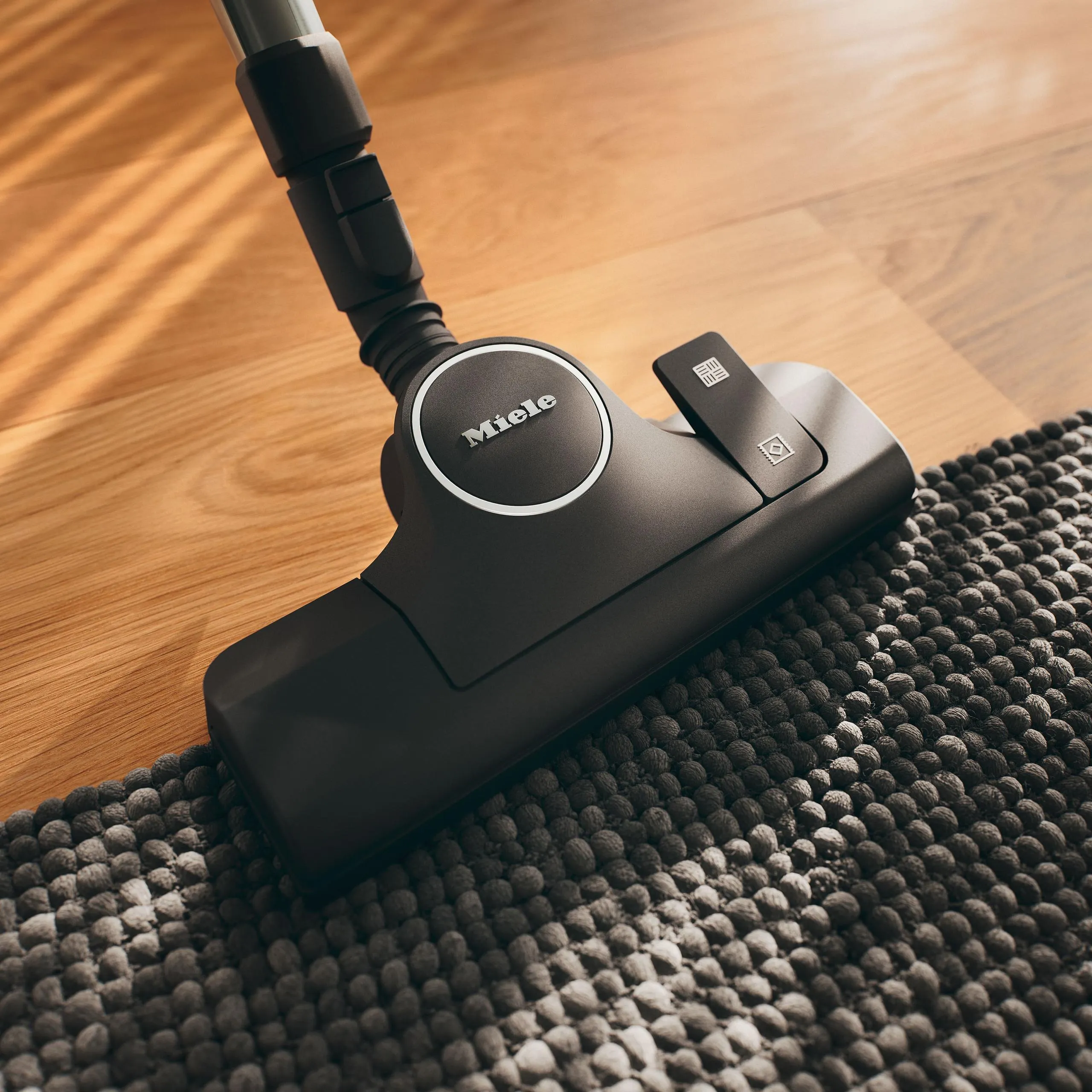 Miele BOOST CX1 SNRF0 GRAPHITE GREY Boost Cx1 - Snrf0 - Bagless Canister Vacuum Cleaners For Maximum Power In A Compact Design.
