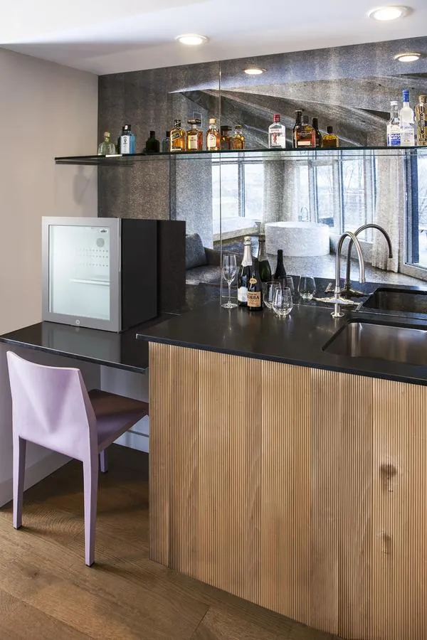 Summit MB13GLSSLHD 16 Wide Compact Minibar