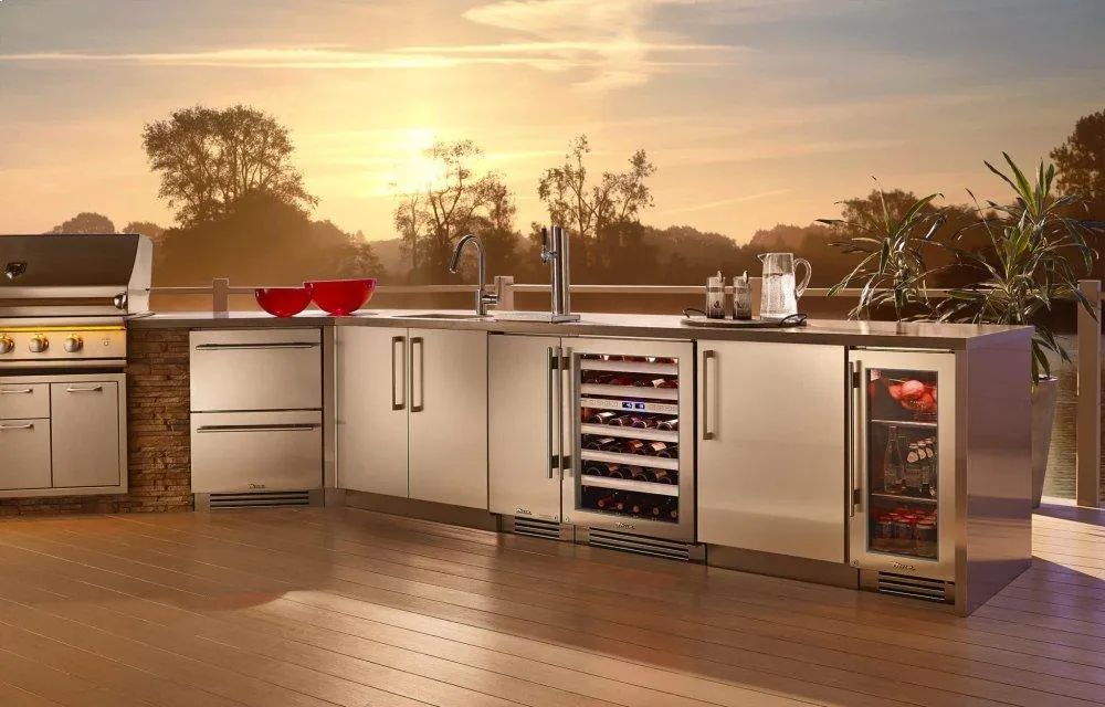 True Residential TWC24RSGC 24 Inch Single Zone Stainless Glass Door Right Hinge Undercounter Wine Cabinet